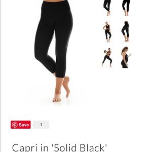 NWT Solid black K-Deer capris Small